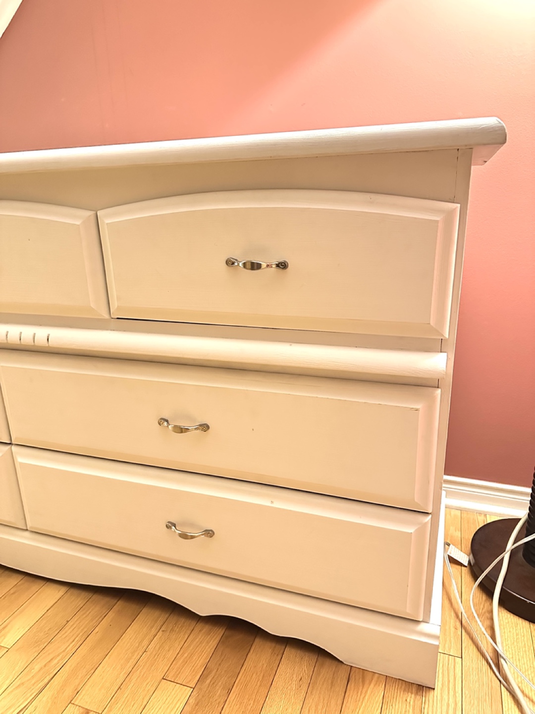 Beautiful White Solid Wood Dresser (CAN DELIVER) - photo 5