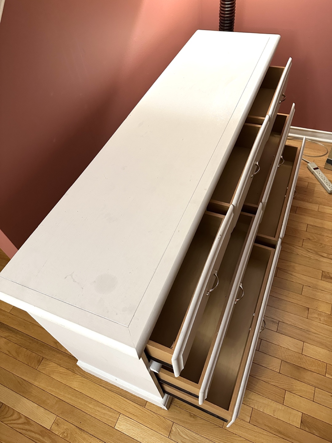 Beautiful White Solid Wood Dresser (CAN DELIVER) - photo 4