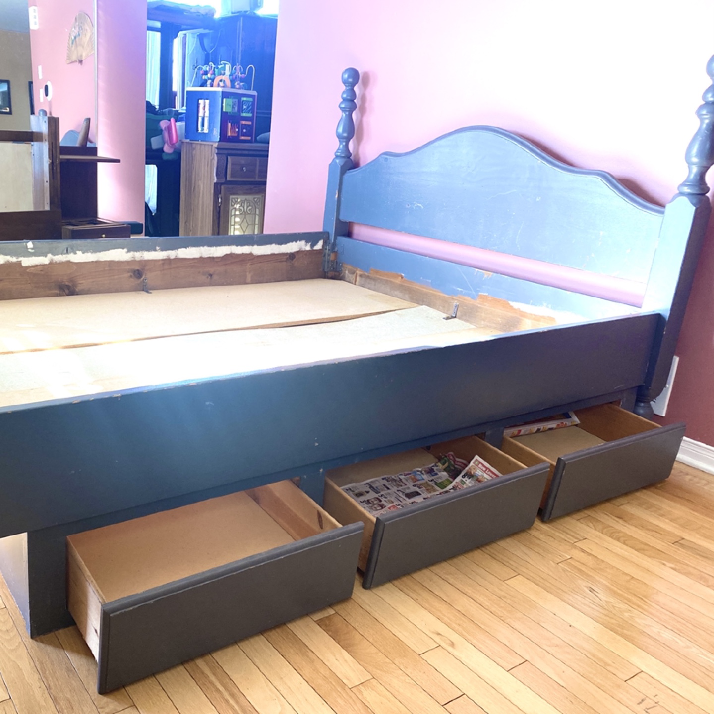 Solid Wood Queen Bed with 6 Drawers (CAN DELIVER) - photo 2