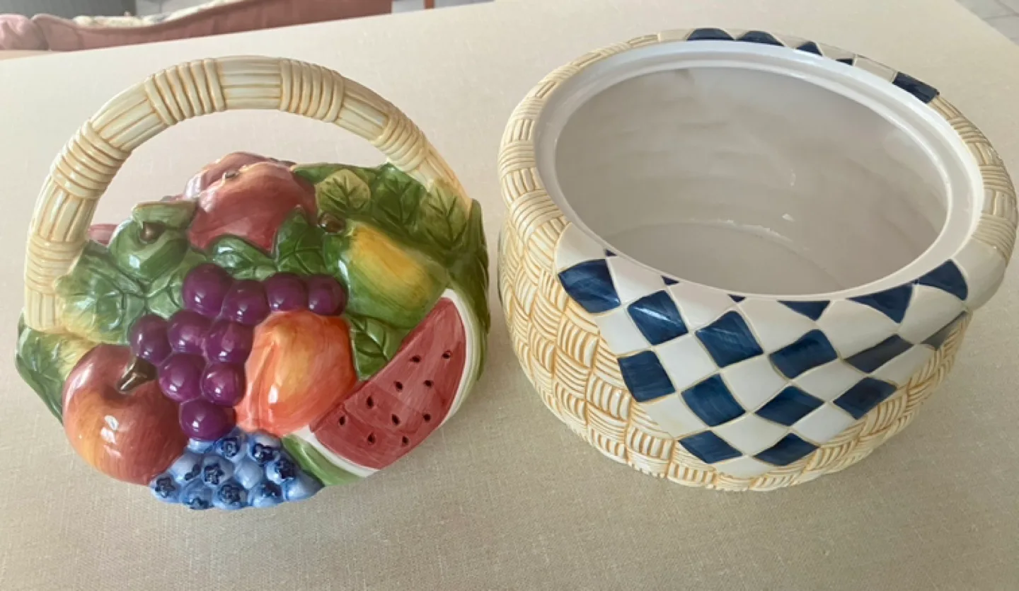 Vintage Fruit Basket Cookie Jar image indicator(2)
