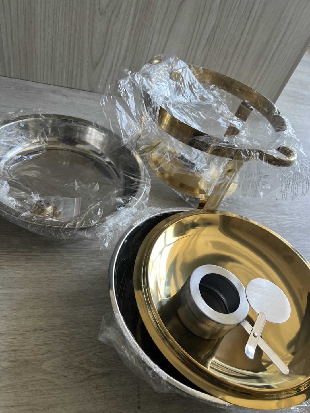 Gold and Stainless Steel Chafing Dish - photo 2