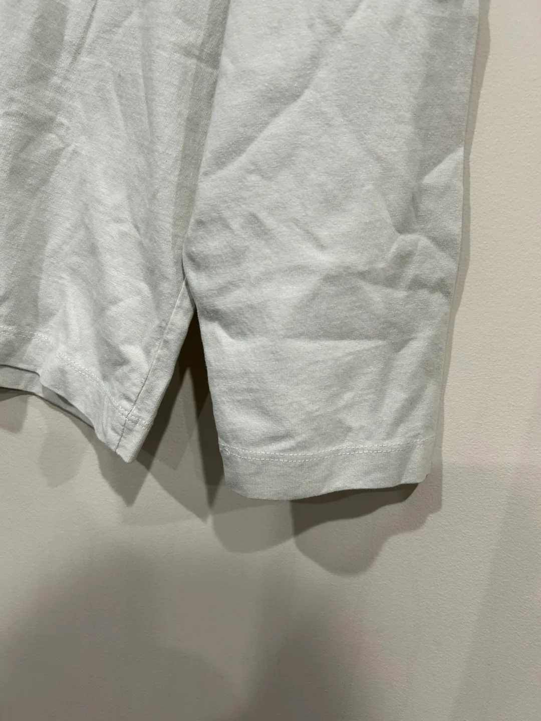 Zara beige oversized tee size small, can fit med image indicator(4)