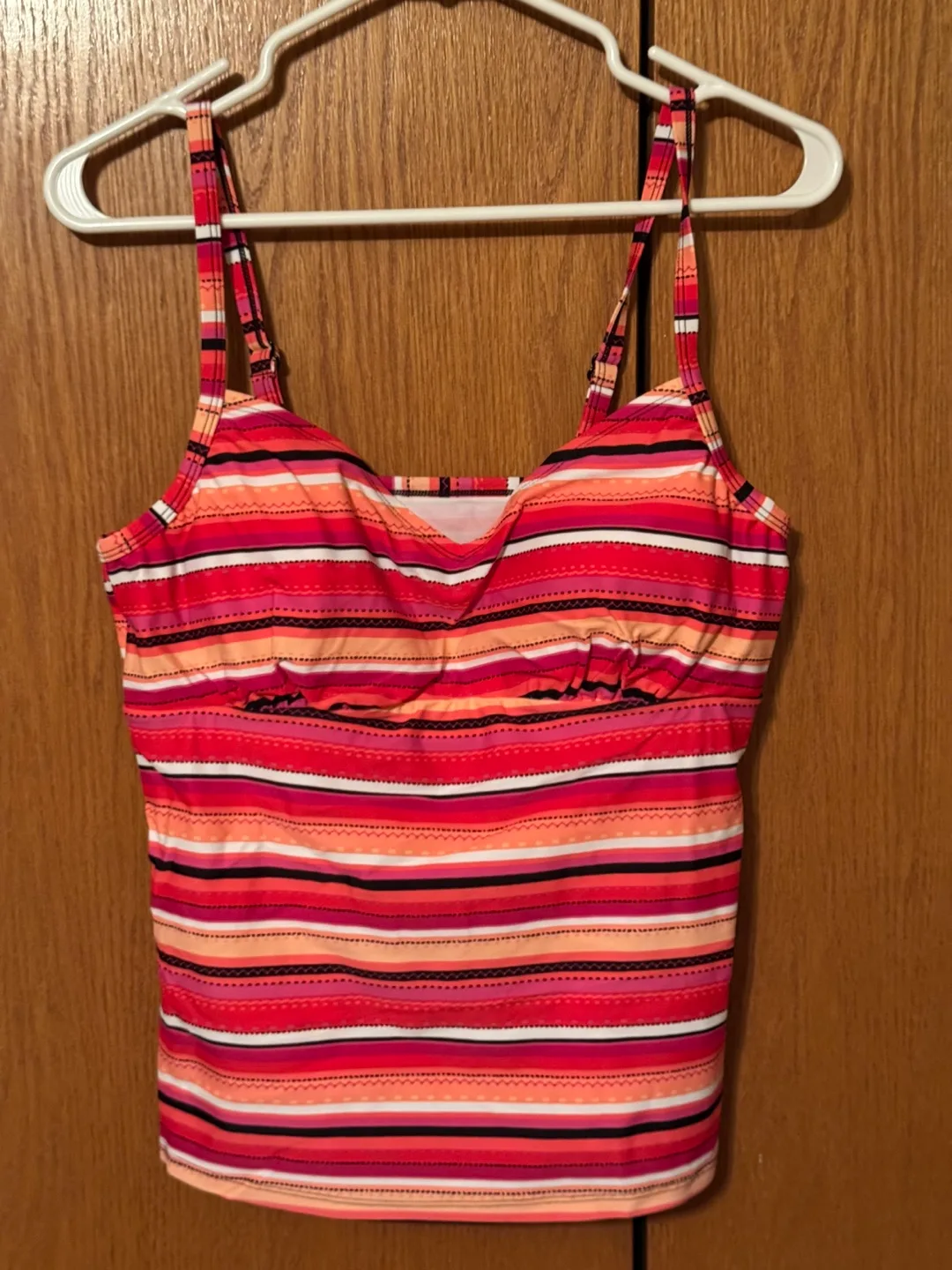 Size Large Swimsuit tops image indicator(4)