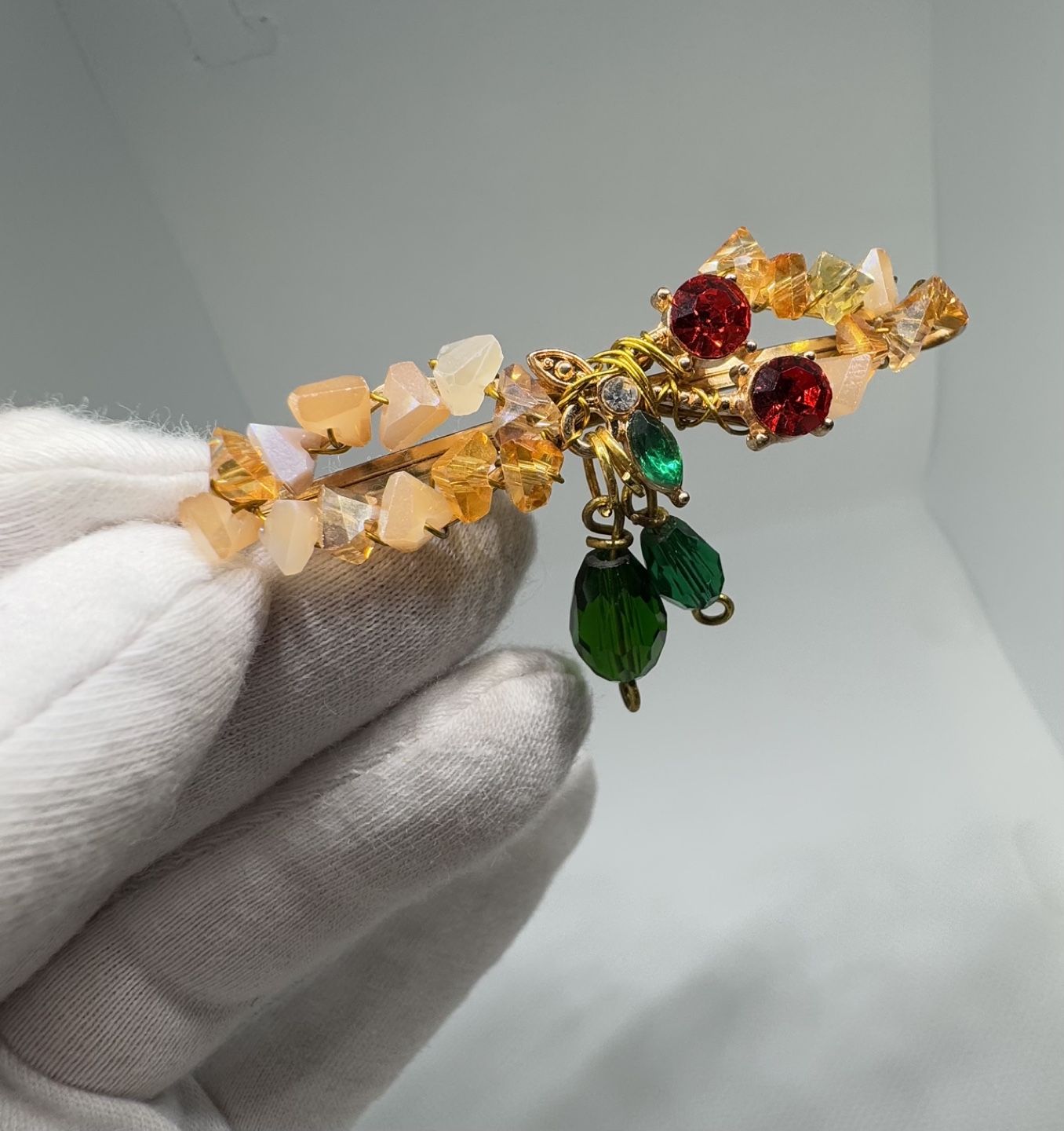 10 Different Handmade Beaded Hair Clips - photo 4