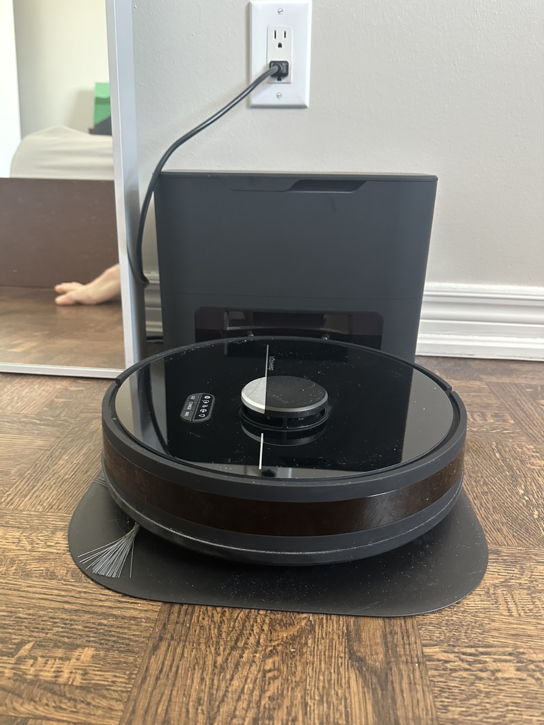 Dustin Self-Emptying Robot Vacuum Cleaner and Mop in Black - photo 2