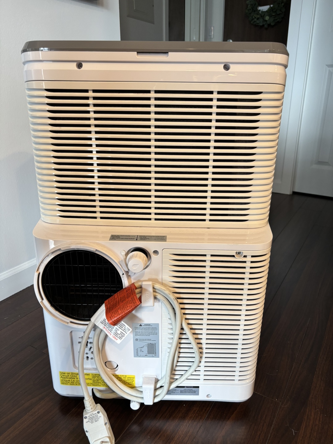 Frigidaire Portable Air Conditioner - photo 3