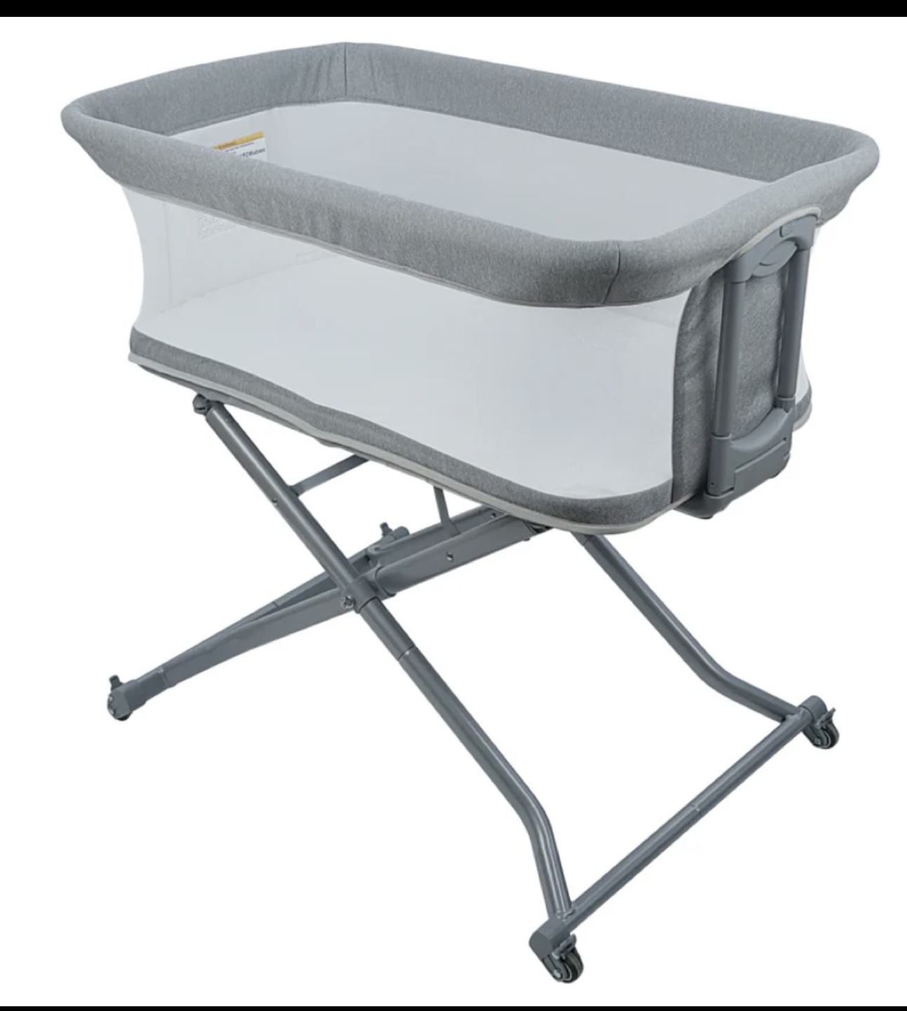 2-in-1 bassinet for newborns