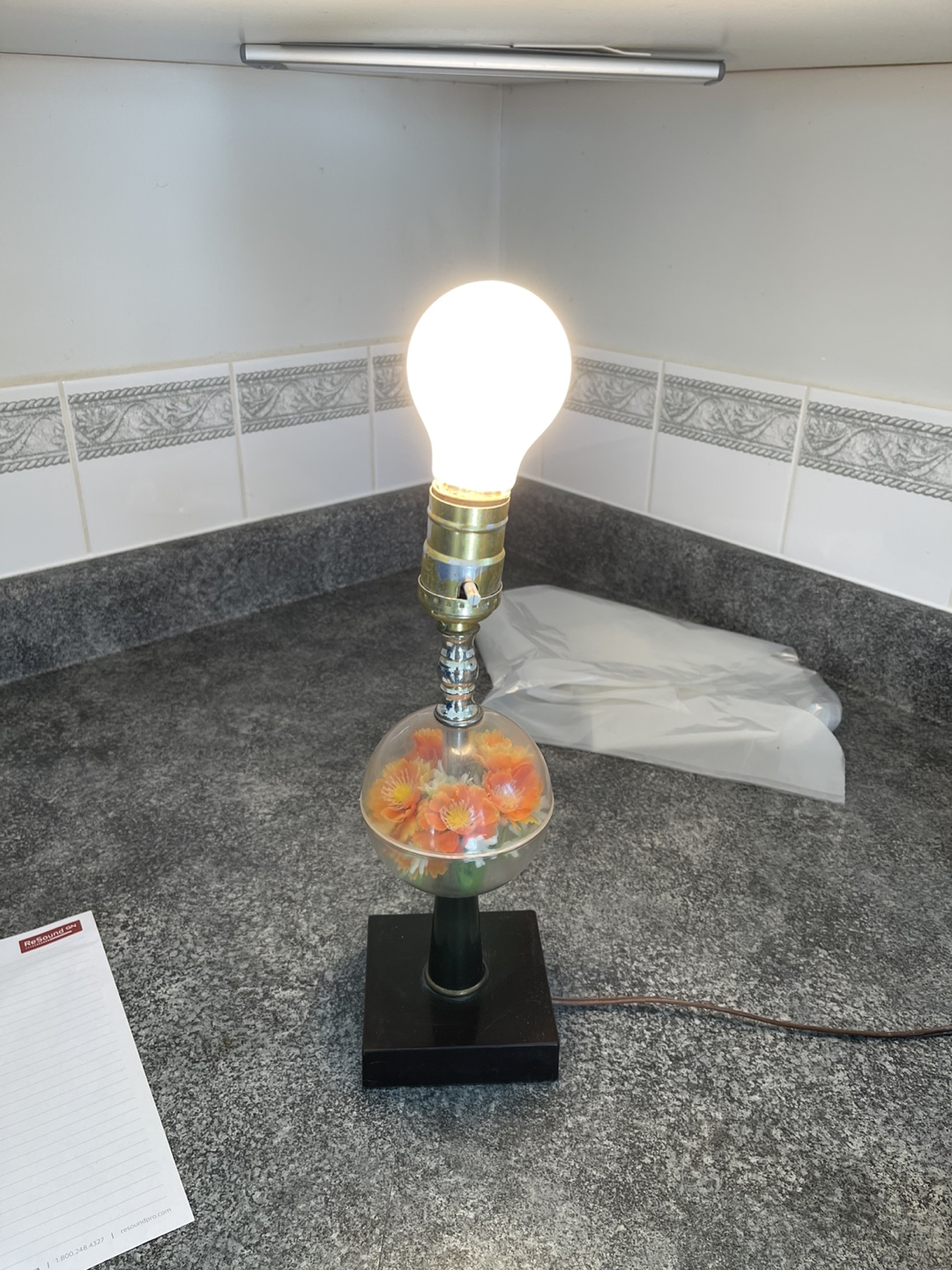 Vintage Mid-Century Modern Table Lamp with Floral Globe - photo 2