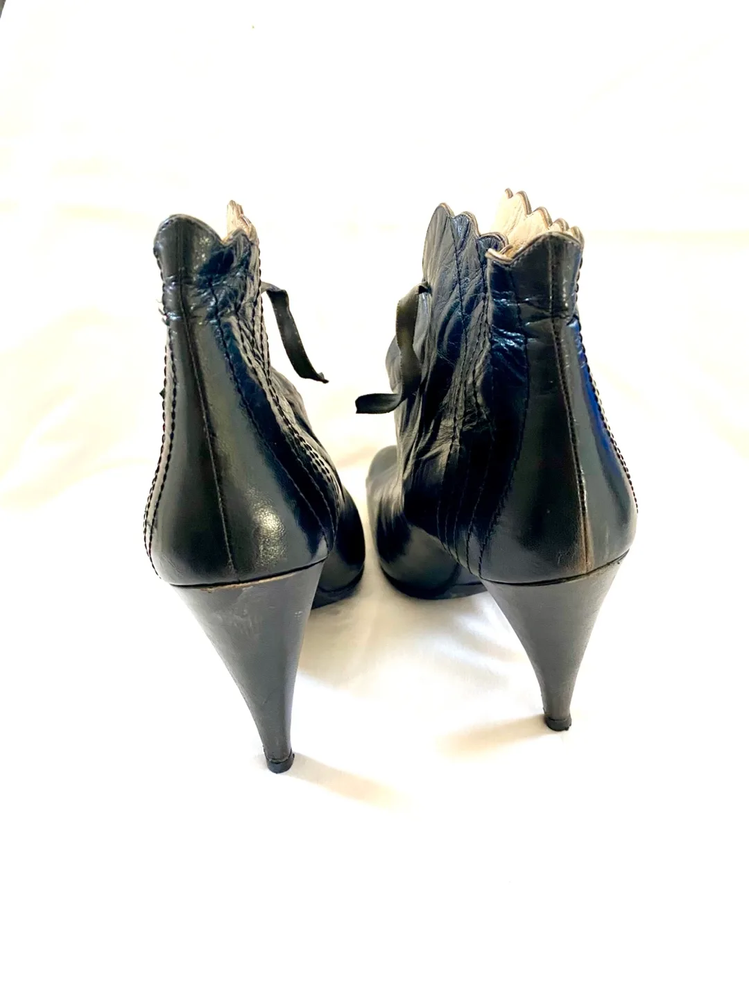 Italy Black Leather Ankle Boots Size 9 (40) image indicator(5)