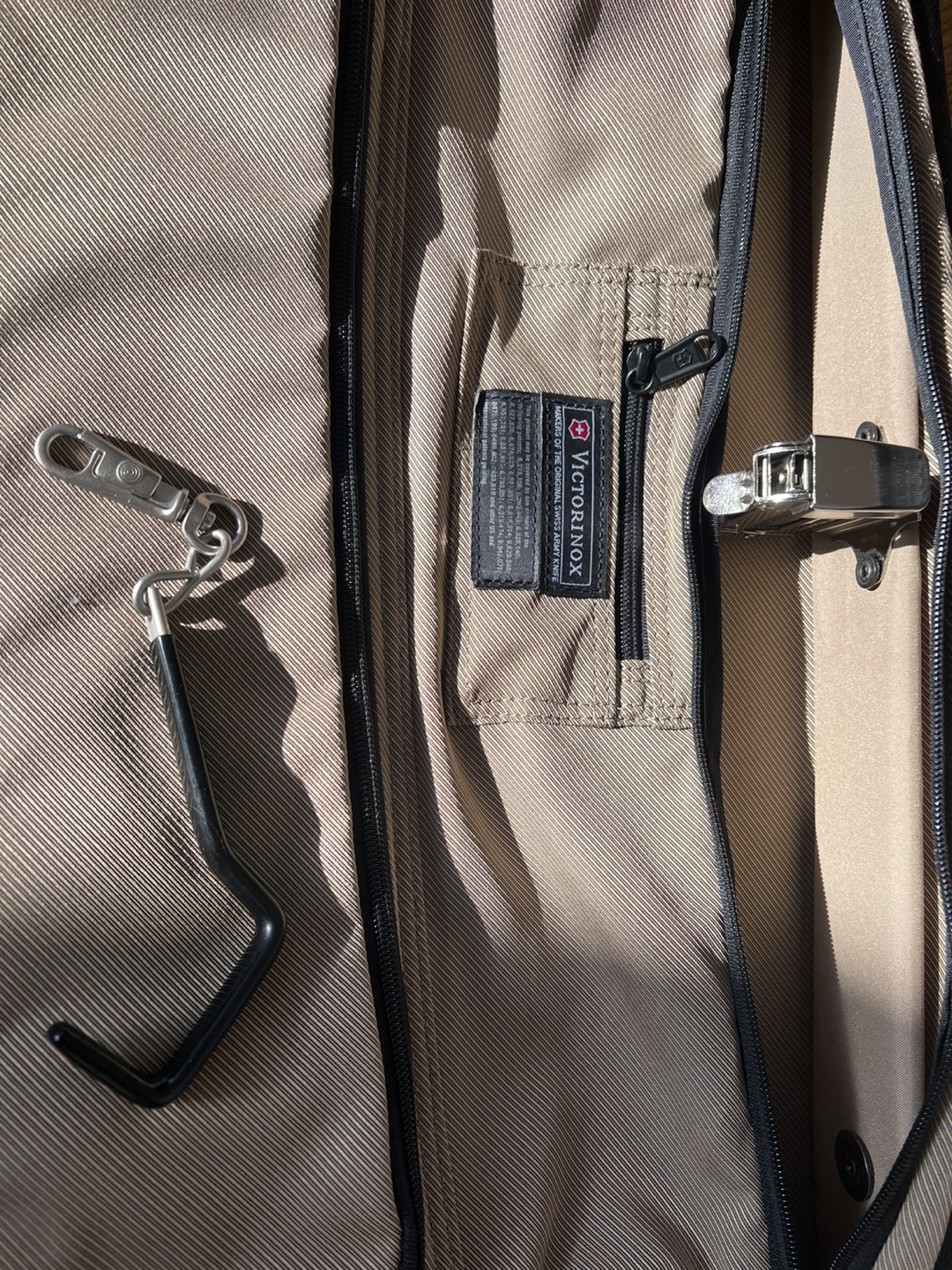 Victorinox Garment Bag - black and Beige