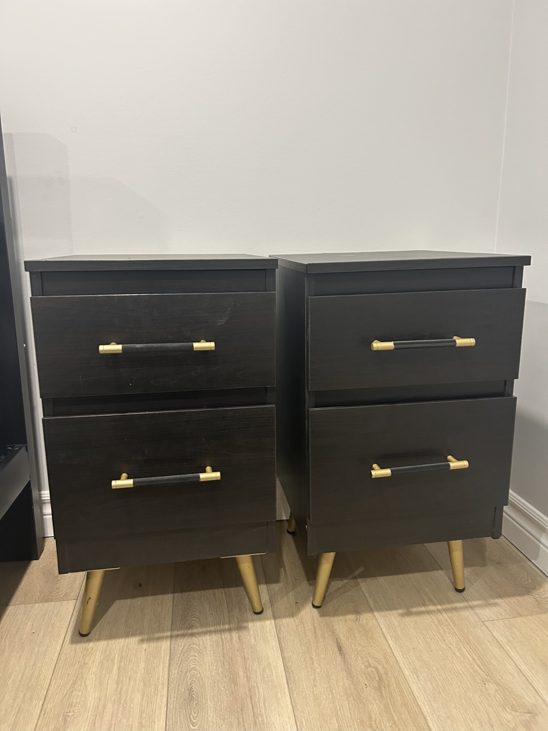 Dark brown dresser and two matching nightstands - photo 2