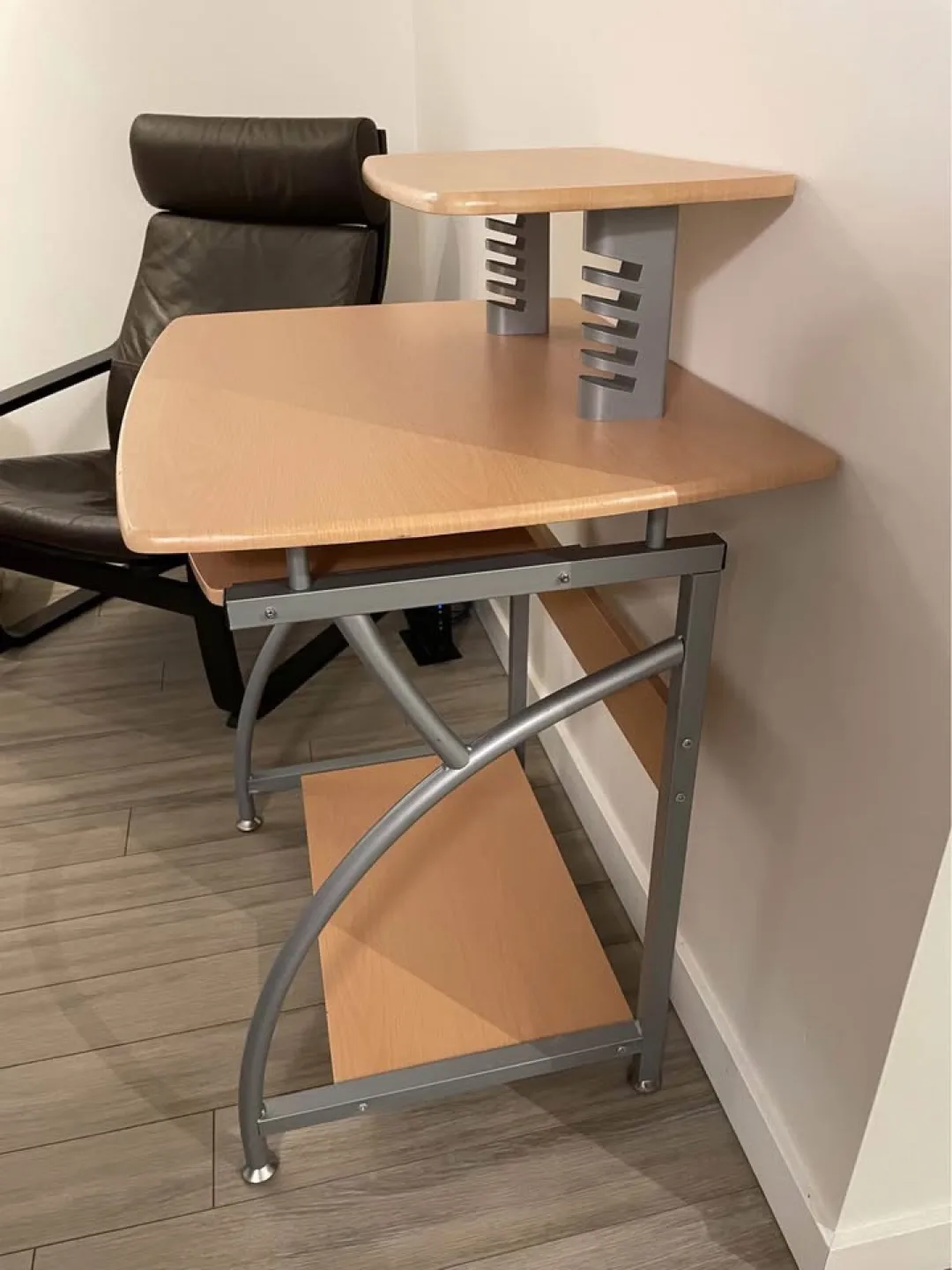 Oak Computer/ Study Desk with Keyboard Tray image indicator(2)