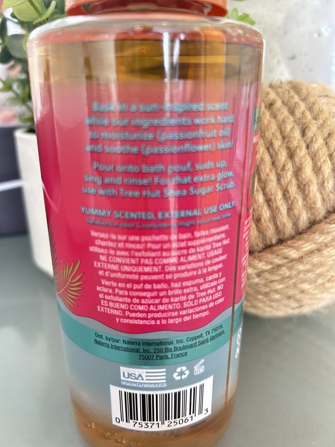 Tree Hut Passionfruit Sol Foaming Gel Wash (18 fl oz) - photo 2