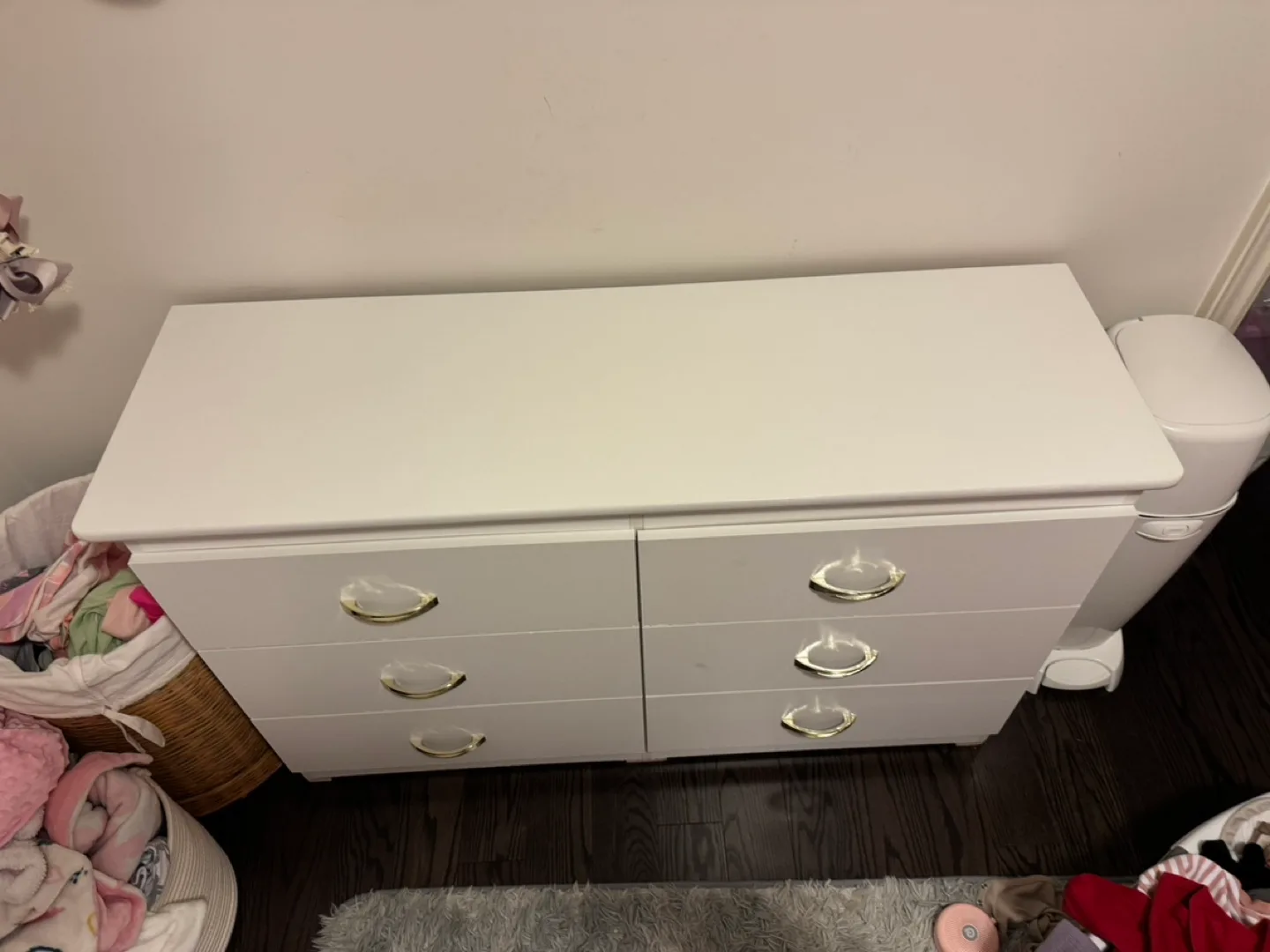 White 6-Drawer Dresser with Gold Handles image indicator(2)