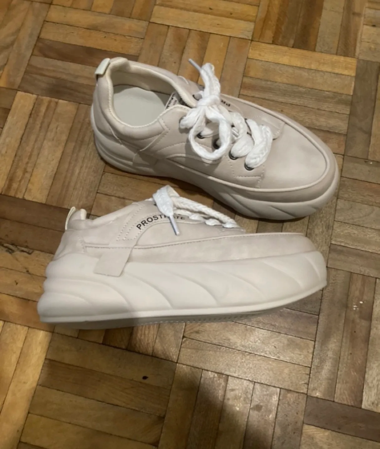 Cream white Platform Sneakers image indicator(2)