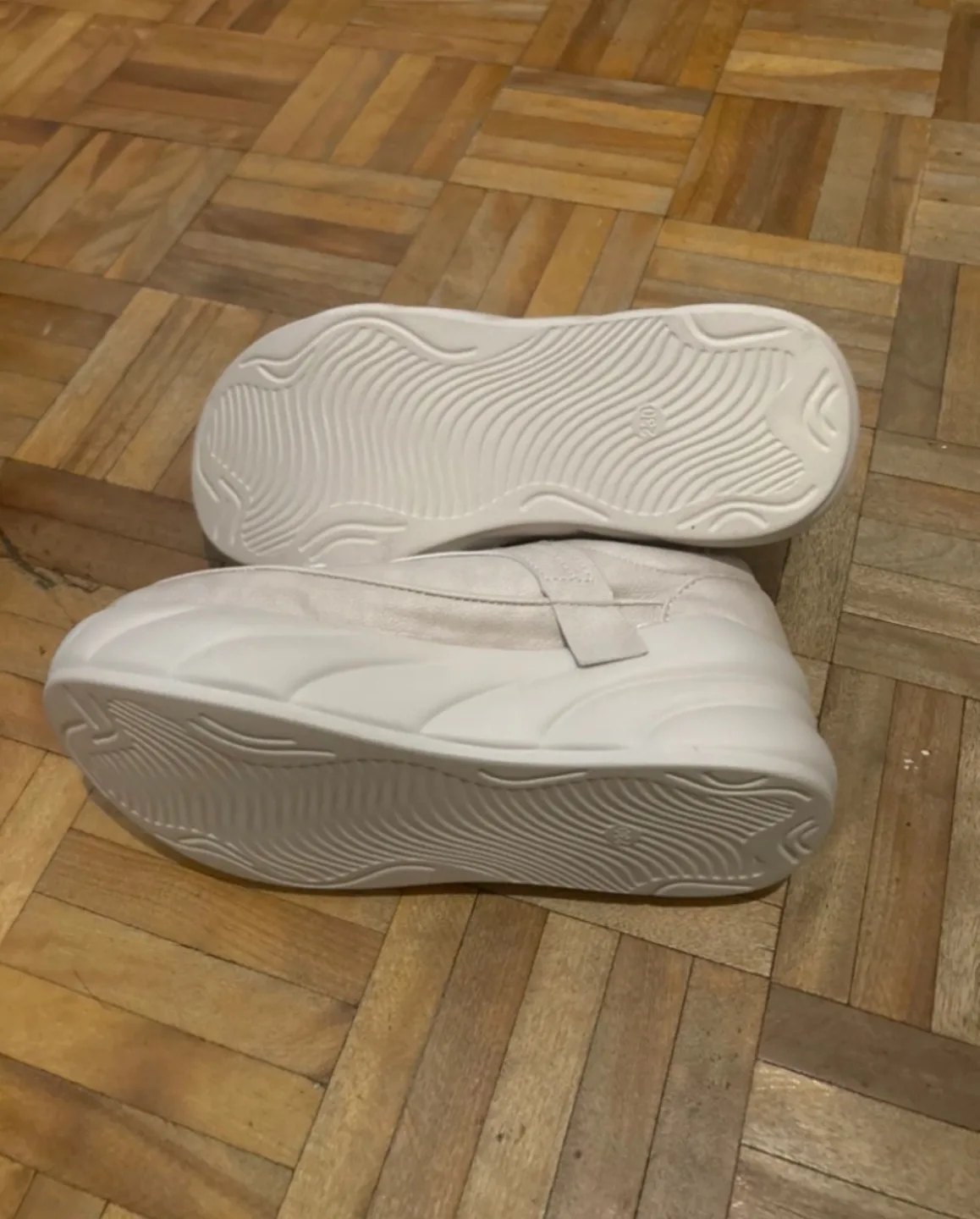 Cream white Platform Sneakers image indicator(3)