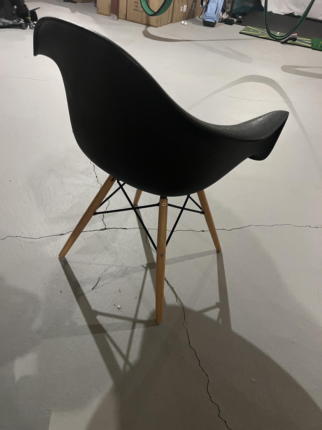 Black Plastic Armchair with Wooden Legs - photo 2