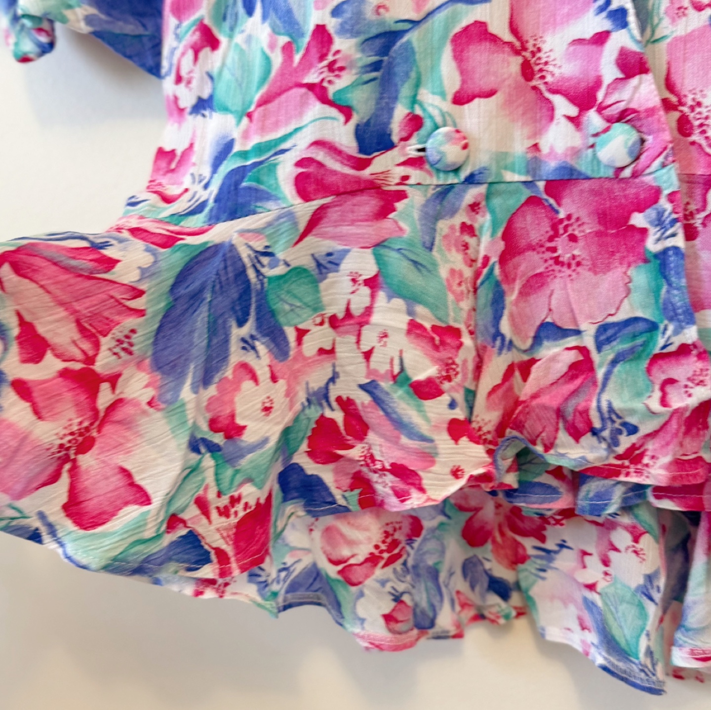 England Vintage 100% Viscose Floral Wrap Blouse - photo 4