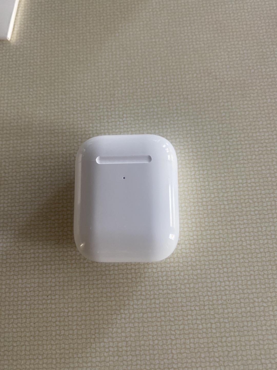 Apple AirPods with Charging Case - photo 2