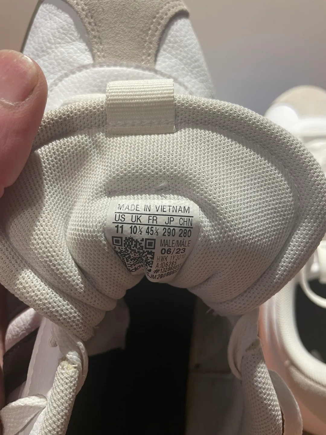 Adidas Men's VL Court 3.0 Sneaker (size 11) image indicator(3)