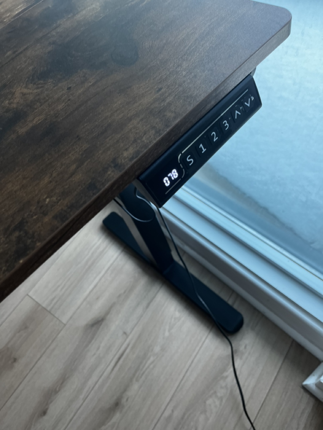 NEWBULIG® Electric Adjustable Height Sit-Stand Desk - 40”x24” - photo 4