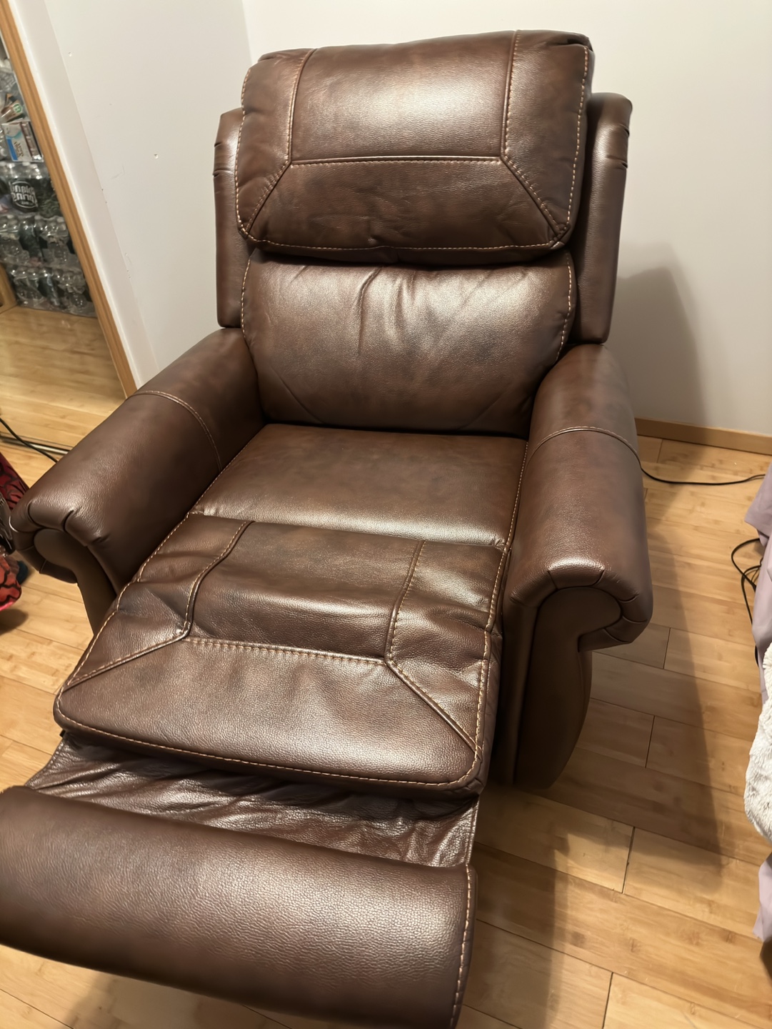 Raymour & Flanigan Power Recliner Brown Leather Chair - photo 5