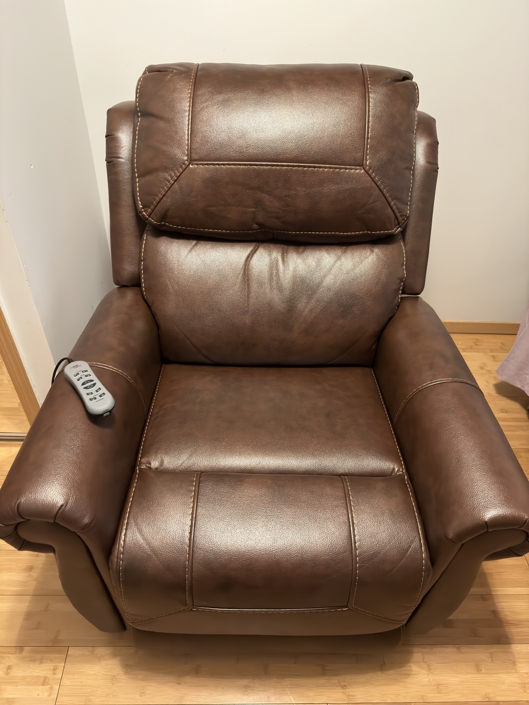 Raymour & Flanigan Power Recliner Brown Leather Chair - photo 4