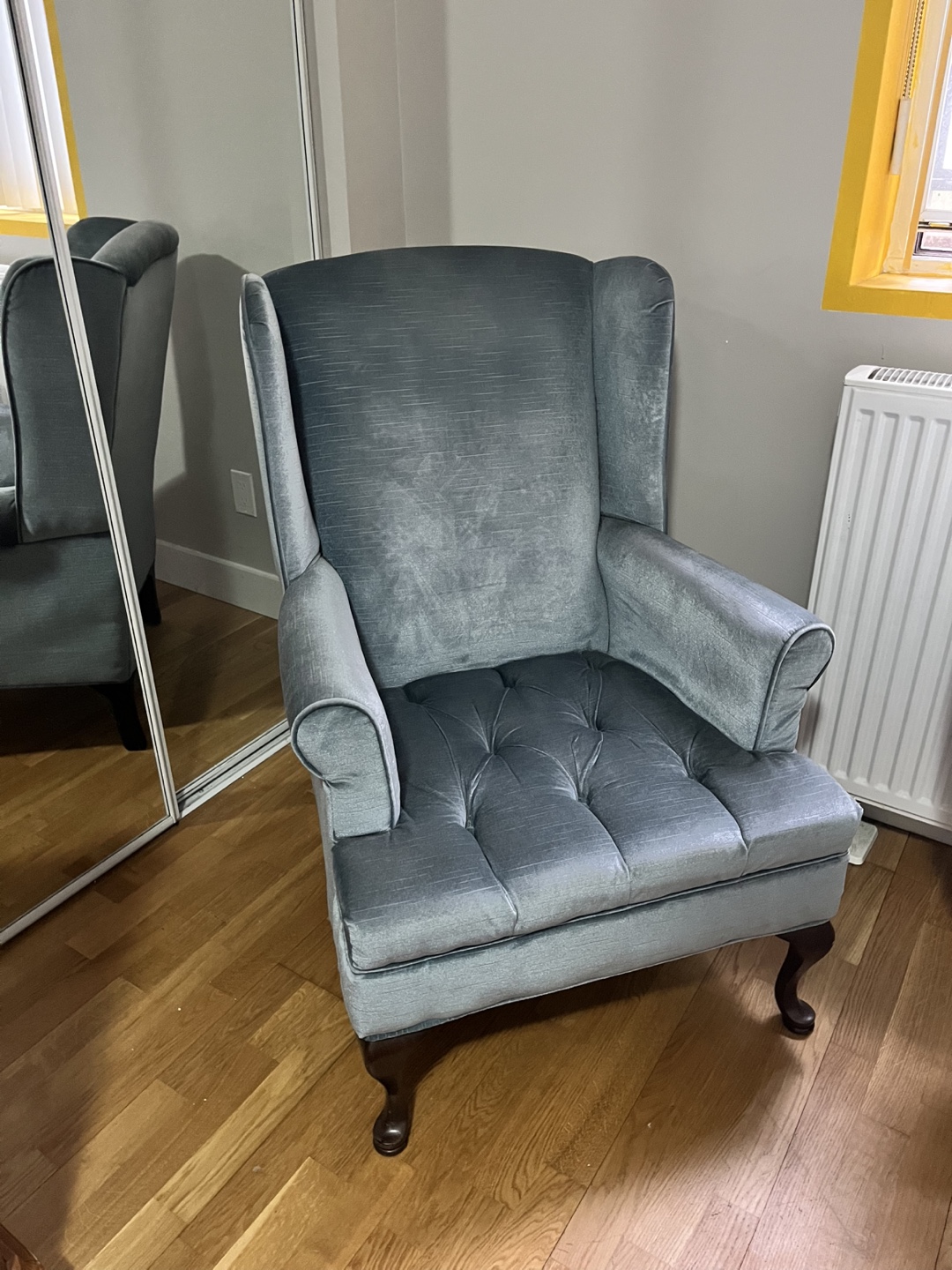 Elegant Grey/blue Velvet Wingback Chair - photo 2