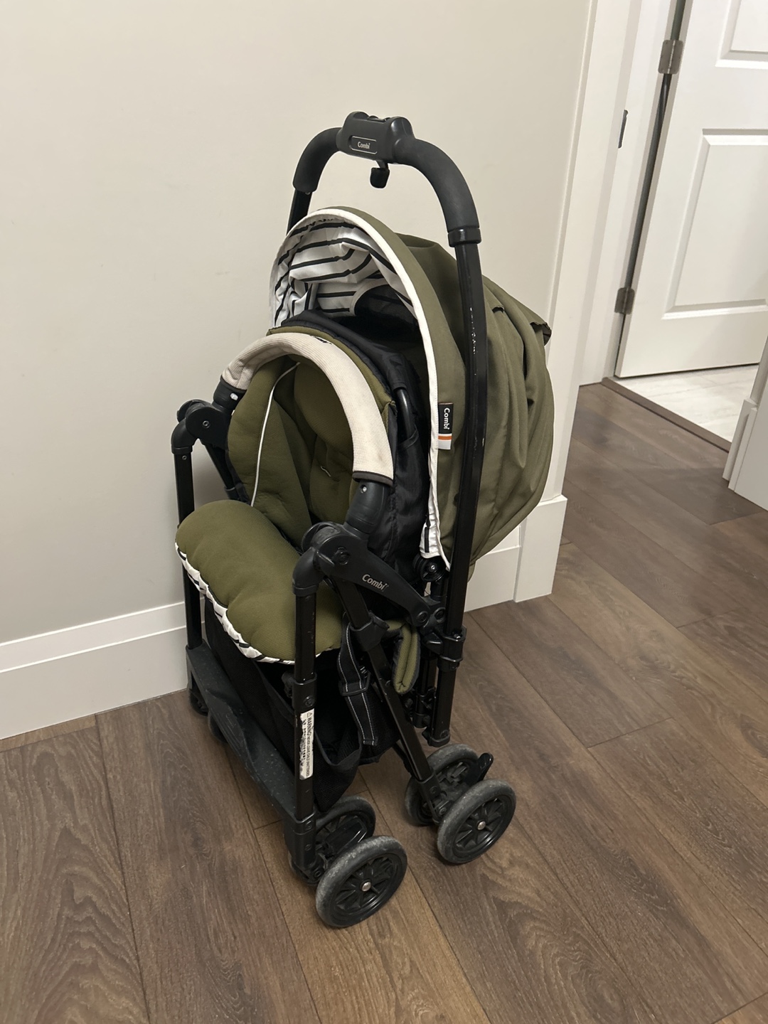 Conbi Strolly Compact Stroller - Olive Green - photo 3