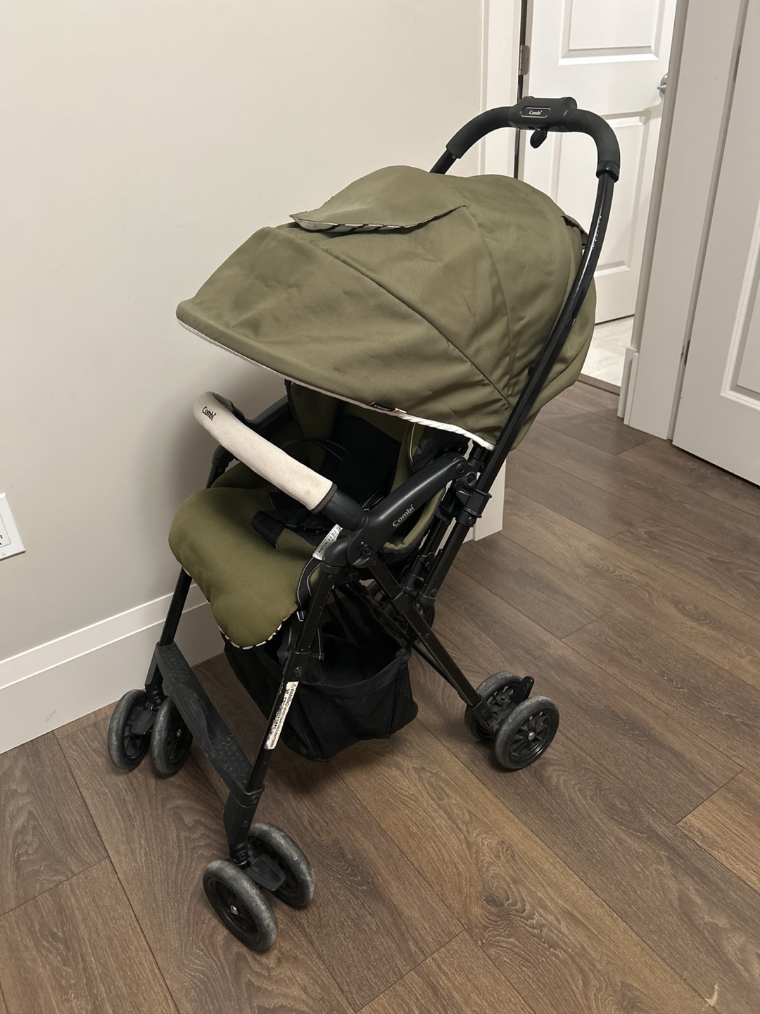 Conbi Strolly Compact Stroller - Olive Green