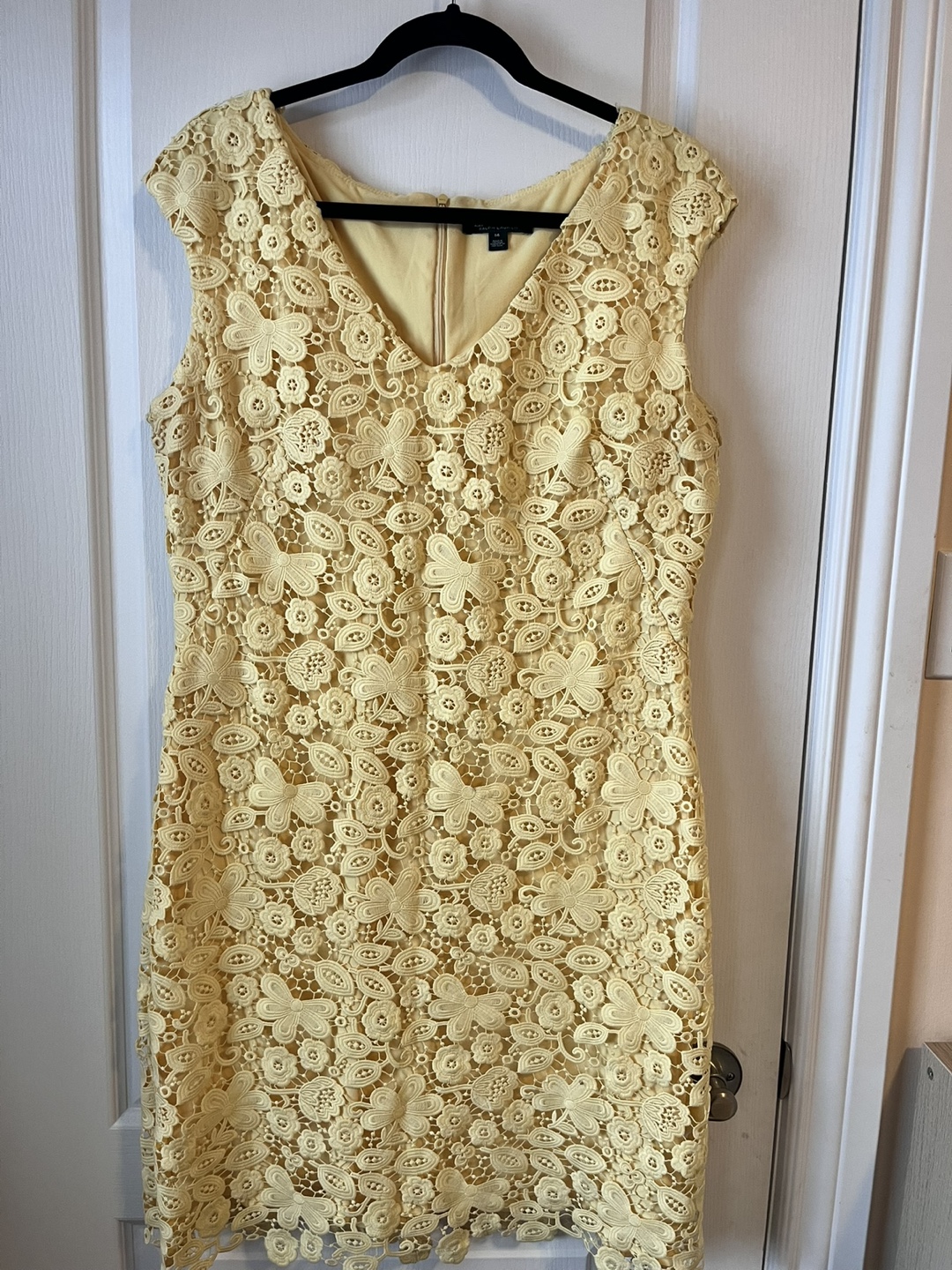 Lauren Ralph Lauren Yellow Lace Dress Size 14