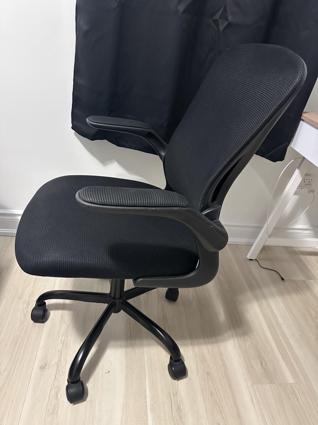 Ergonomic Office/gaming Chair with Adjustable Arms and height - photo 4