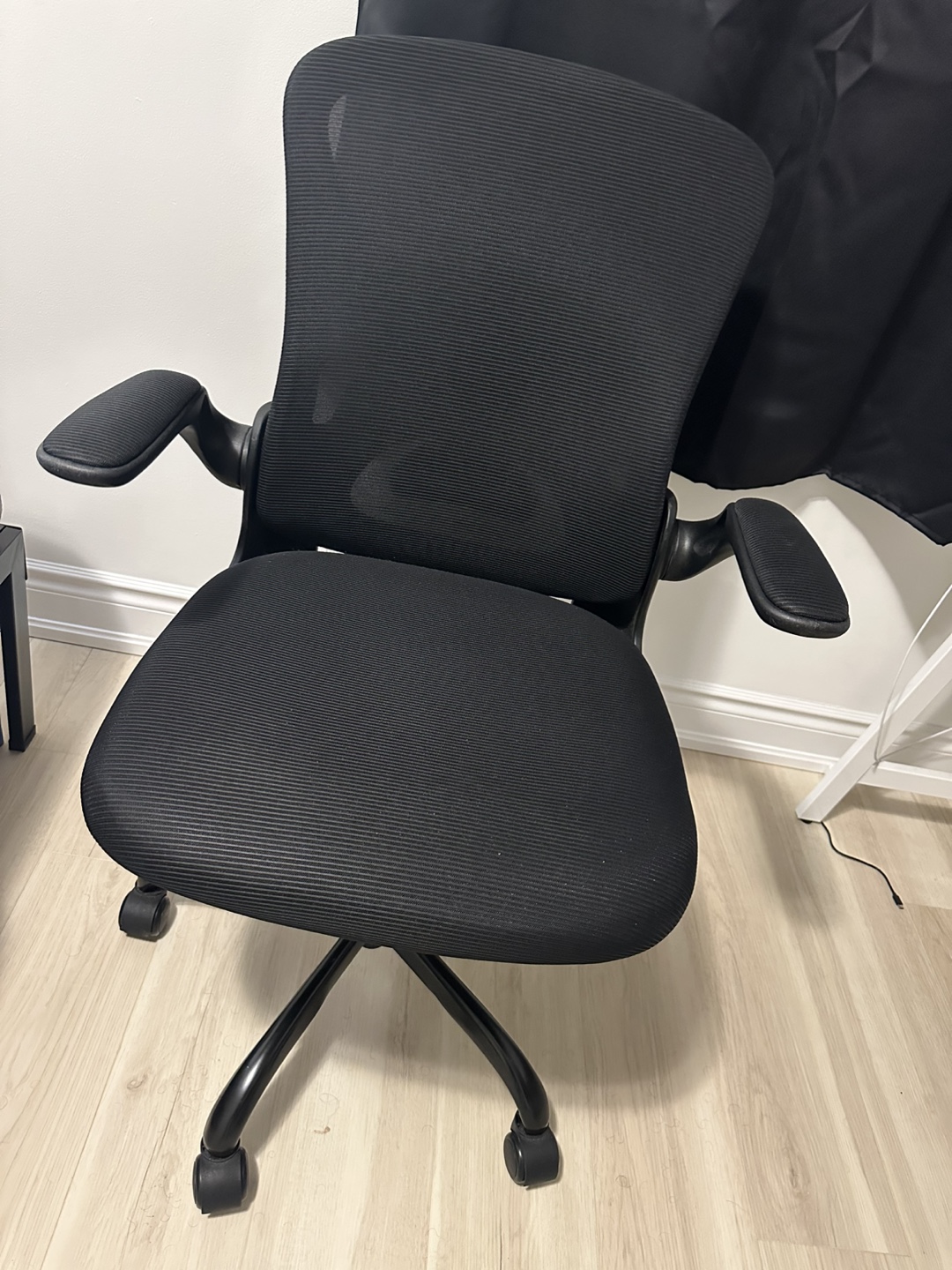 Ergonomic Office/gaming Chair with Adjustable Arms and height