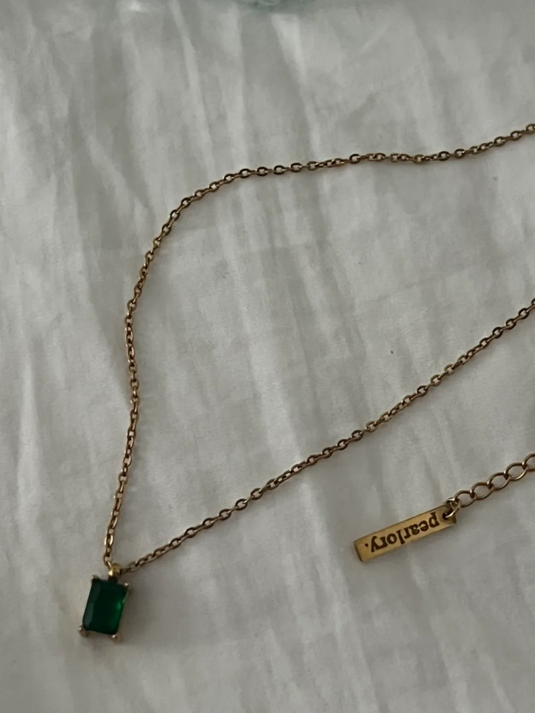 Delicate tarnish-free Pearl and Emerald Necklaces image indicator(3)