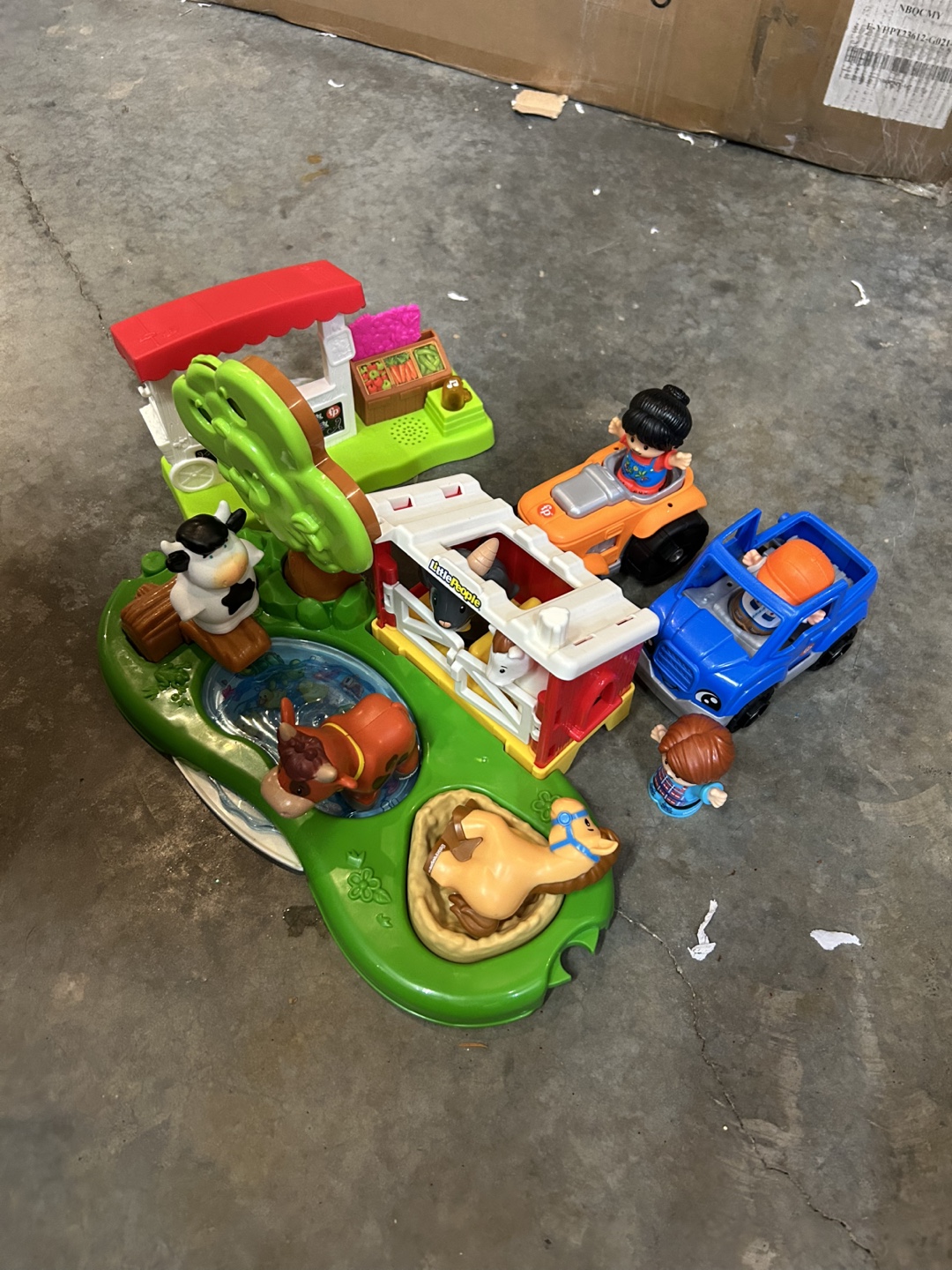 Fisher-Price Little People Farm Playset with Vehicles