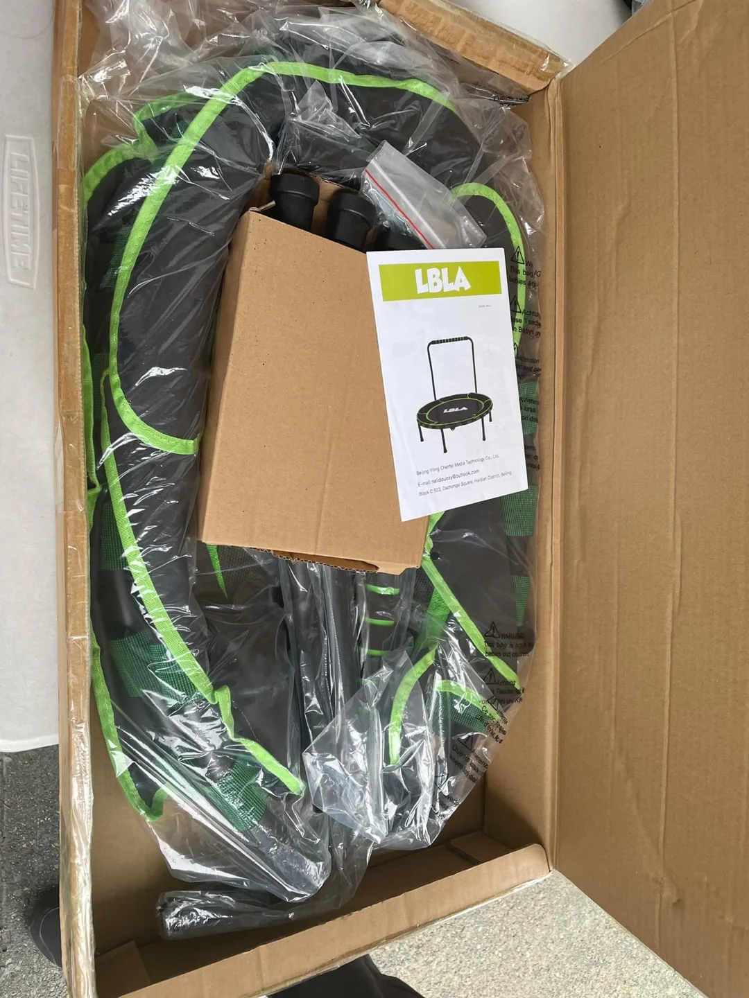 *Brand New* 36 inch Children's Elastic Trampoline, with  Handle image indicator(3)