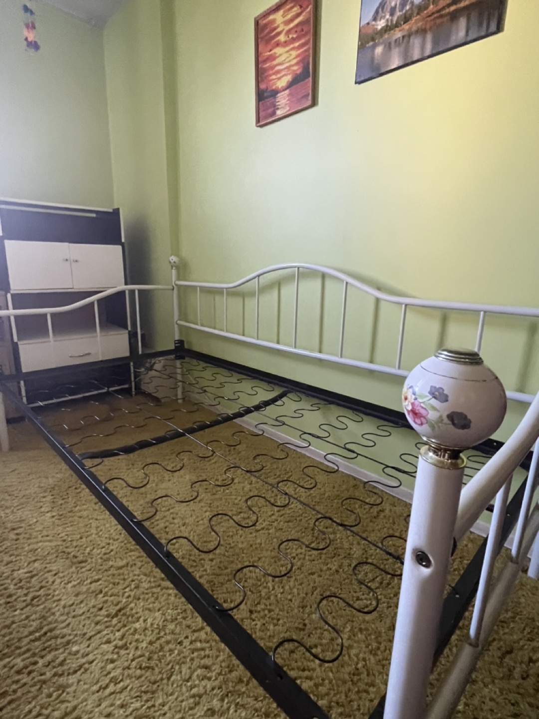 White Metal Daybed Frame