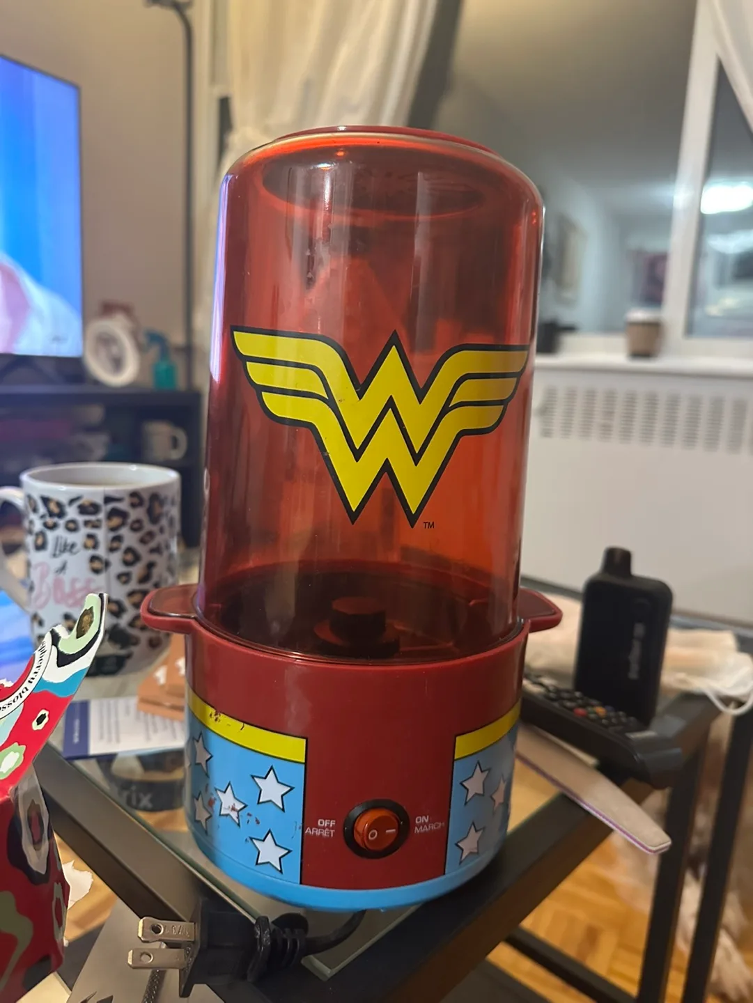 Wonder Woman Popcorn Maker thumbnail