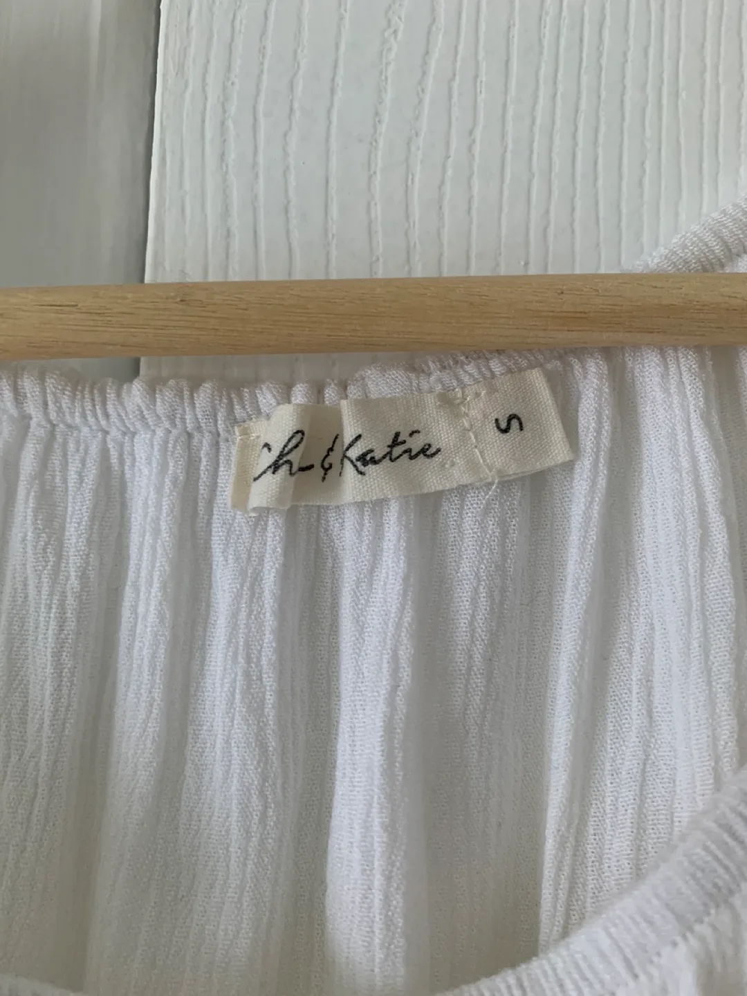 3 for $10 White Off-the-Shoulder Ruffle Crop Top Size Small image indicator(2)