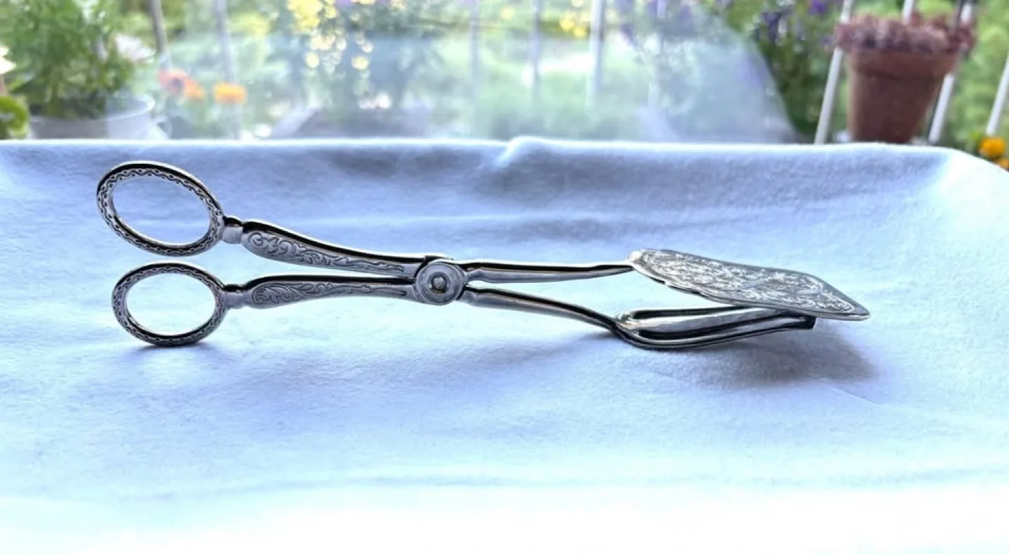 Vintage Silver-Plated Scissor Serving Tongs image indicator(6)