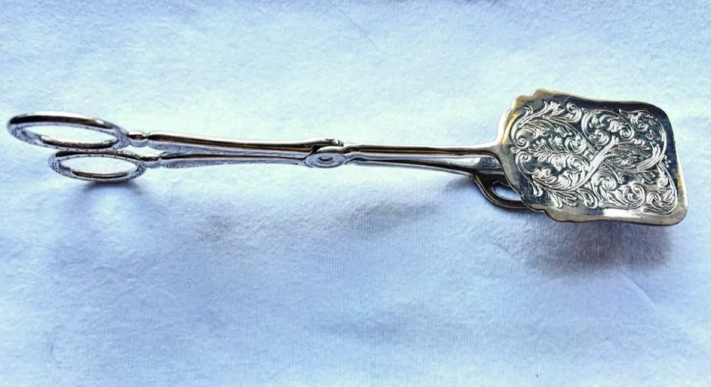 Vintage Silver-Plated Scissor Serving Tongs image indicator(5)