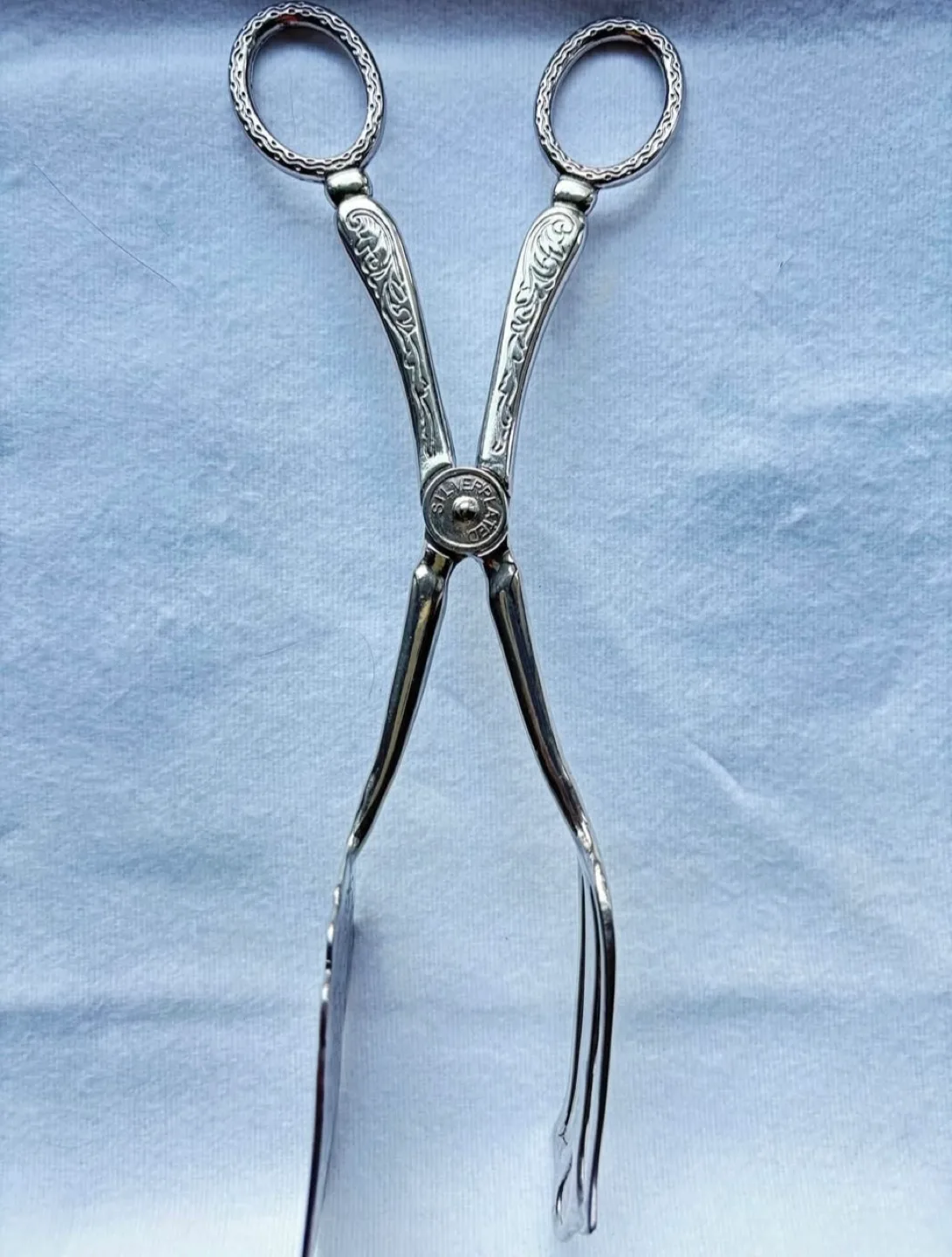 Vintage Silver-Plated Scissor Serving Tongs image indicator(4)