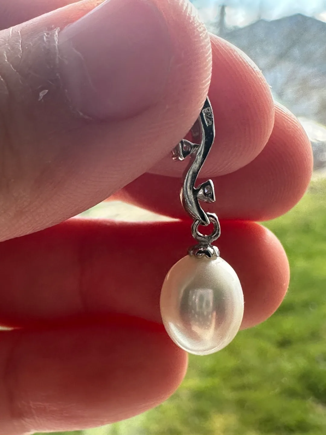 Silver pendant image indicator(2)