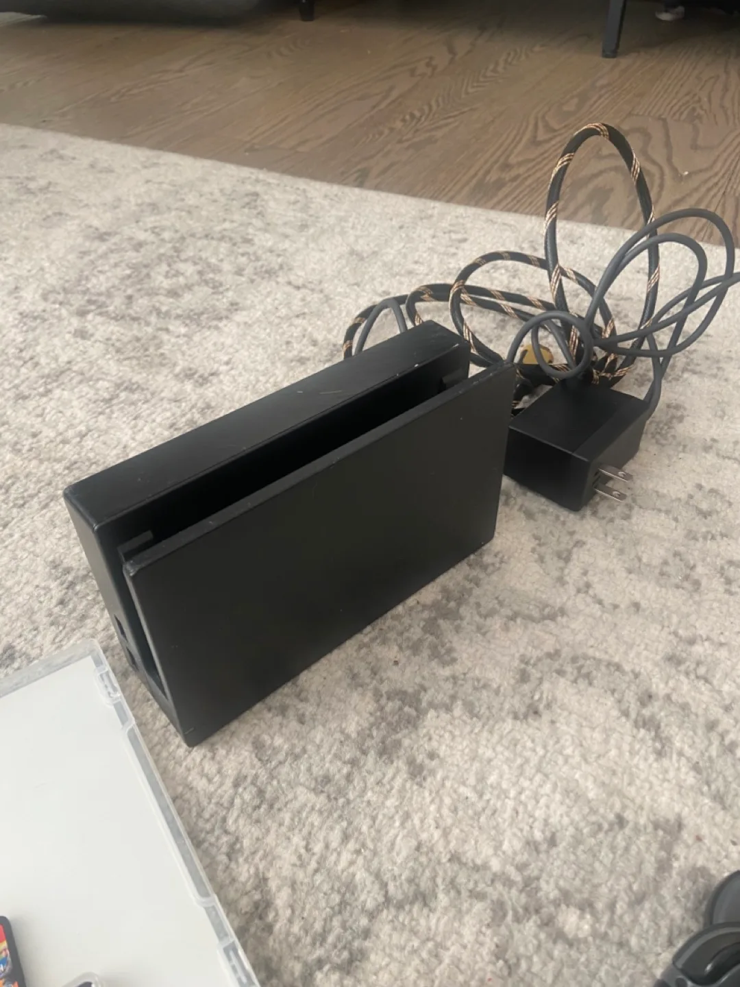 Nintendo Switch Console - Red and Blue Joy-Cons image indicator(2)