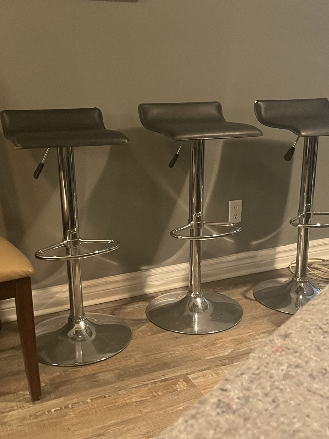 Set of 3 Black Bar Stools - photo 2