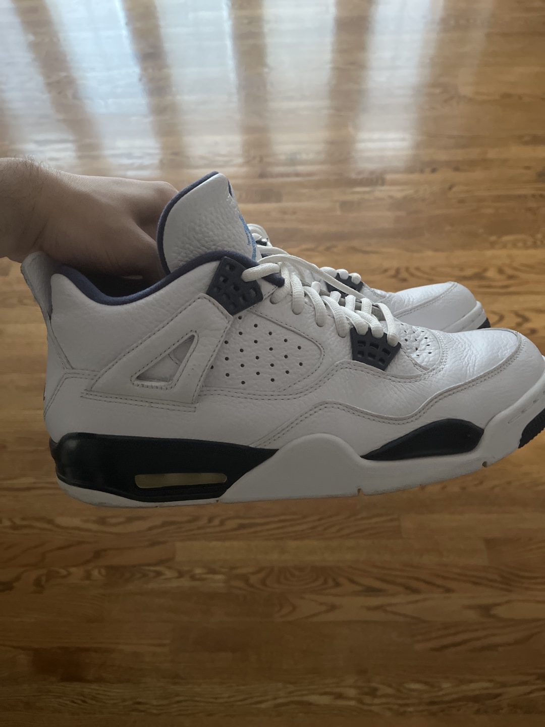 AUTHENTIC Air Jordan 4 Retro Columbia