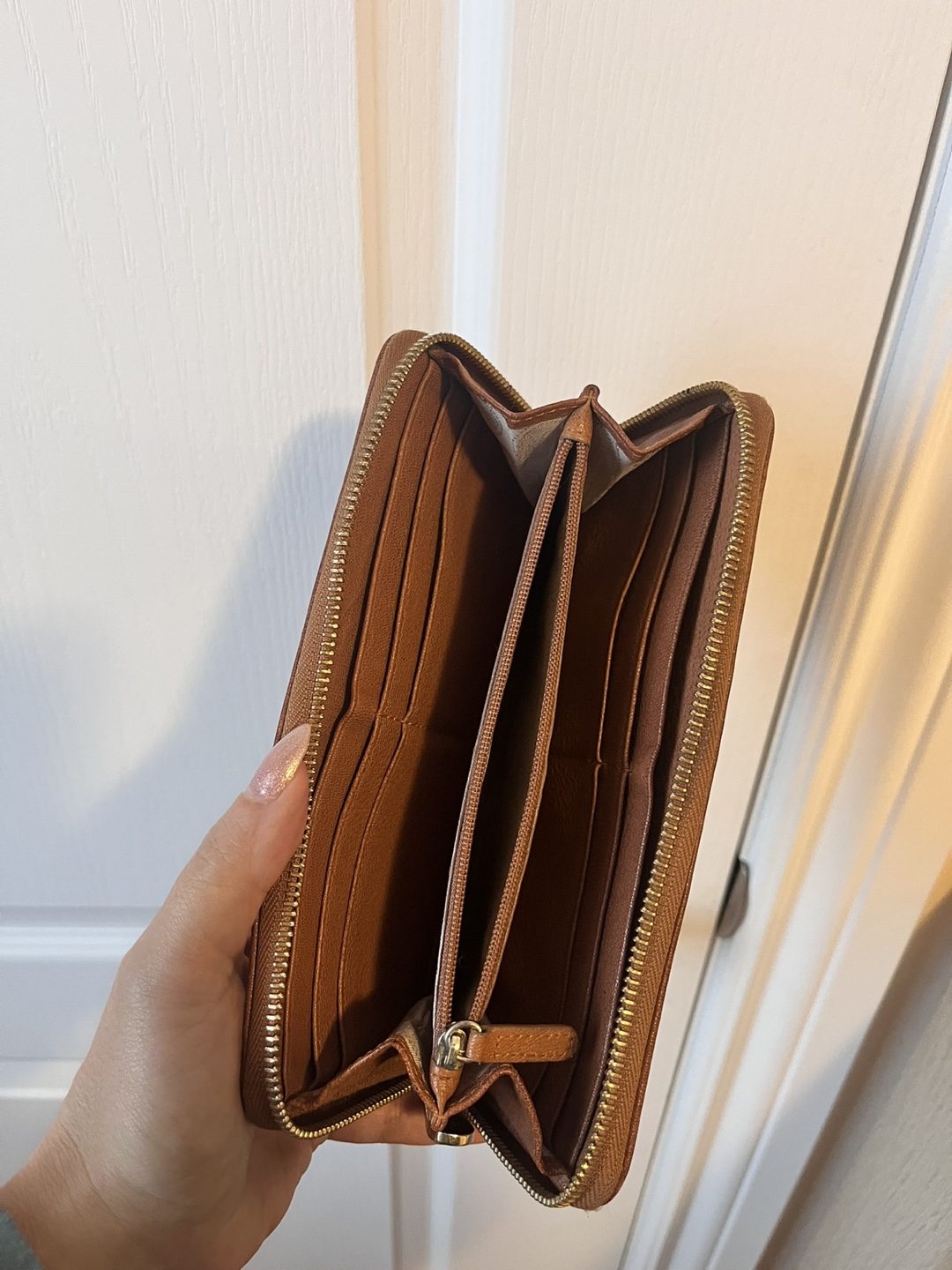 Michael Kors Brown Leather Zip Around Wallet - photo 3