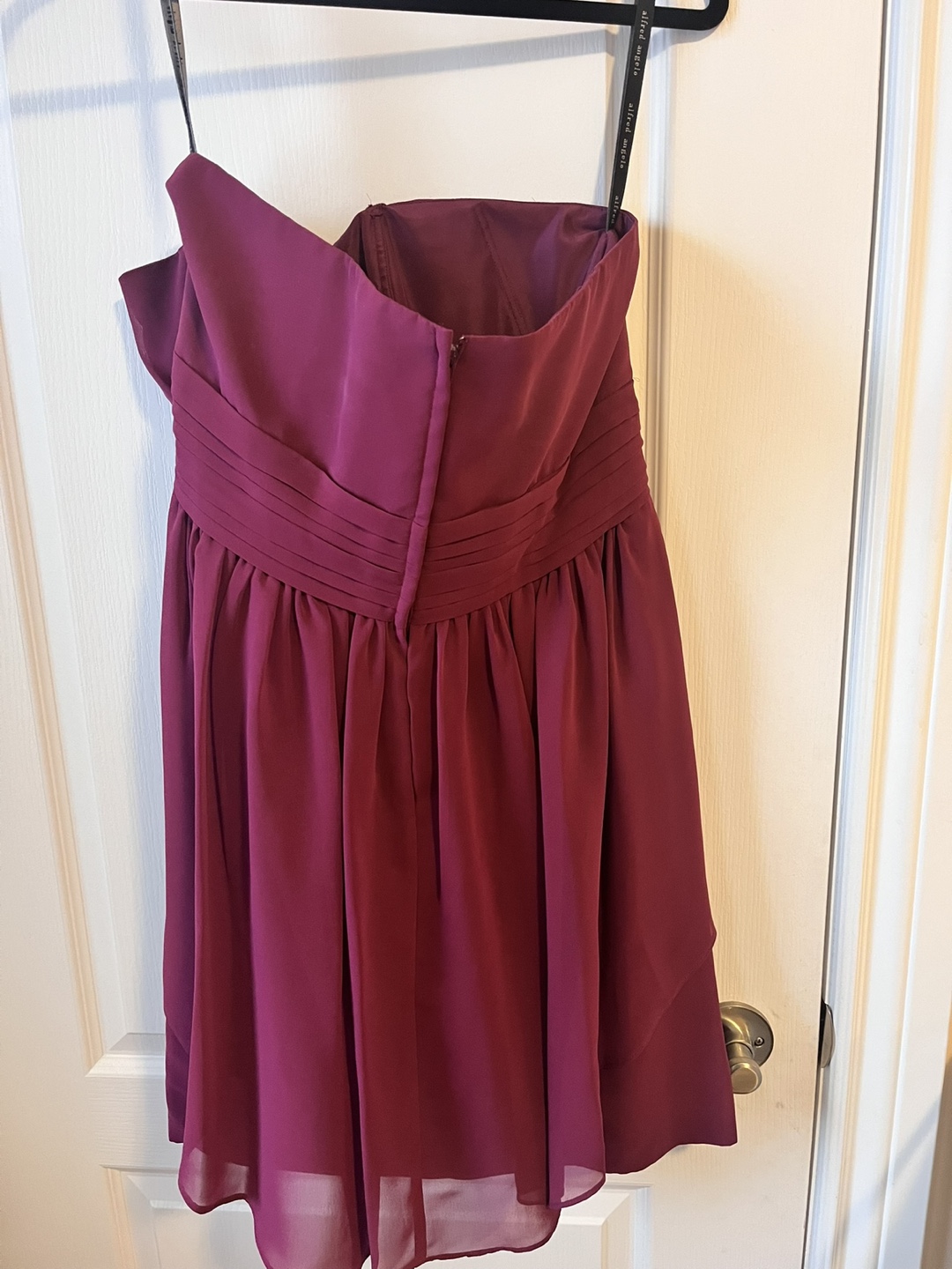 Stunning Burgundy Strapless Dress - photo 2