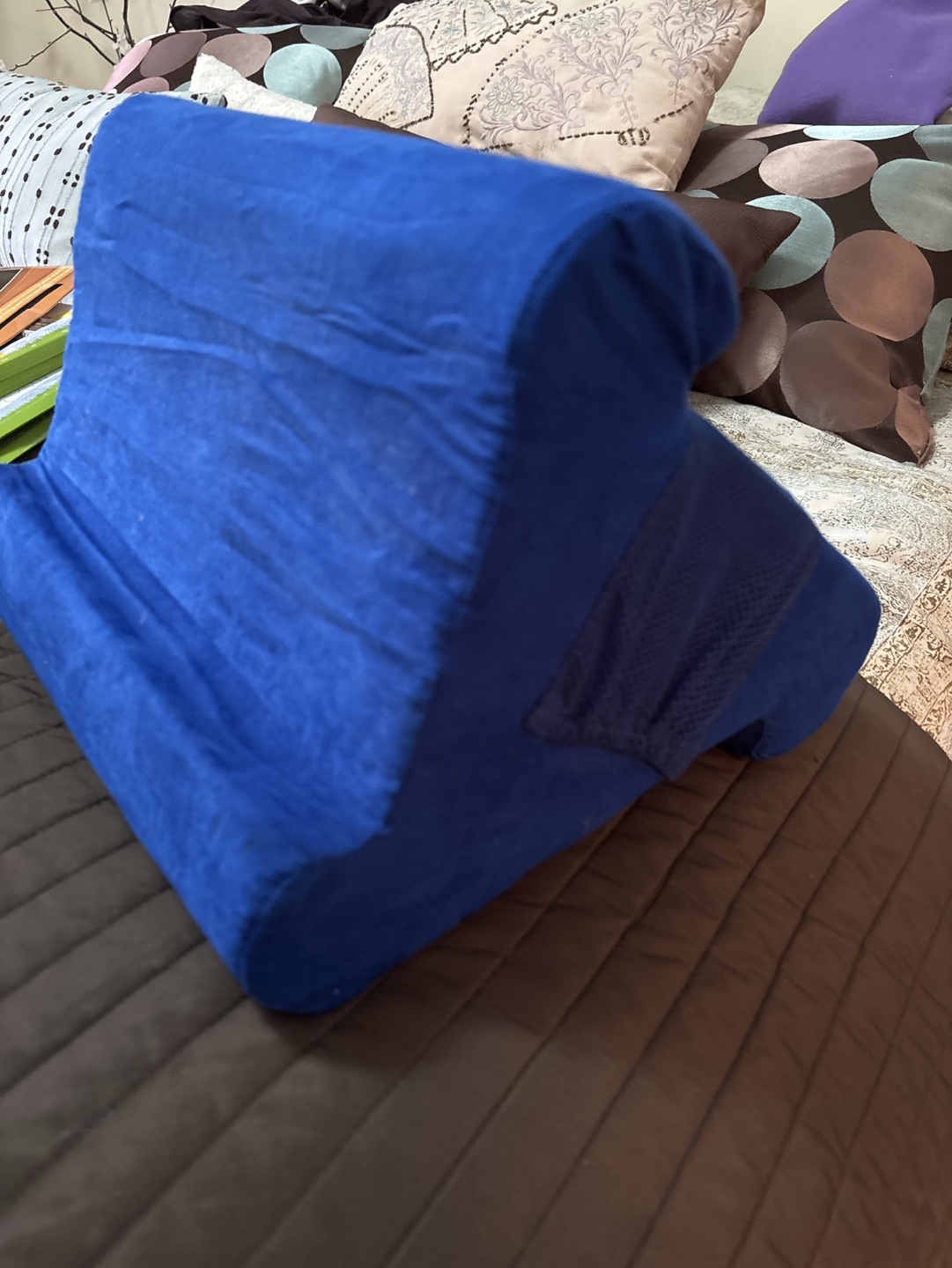 Pillow Pad Book/Tablet Holder - photo 2