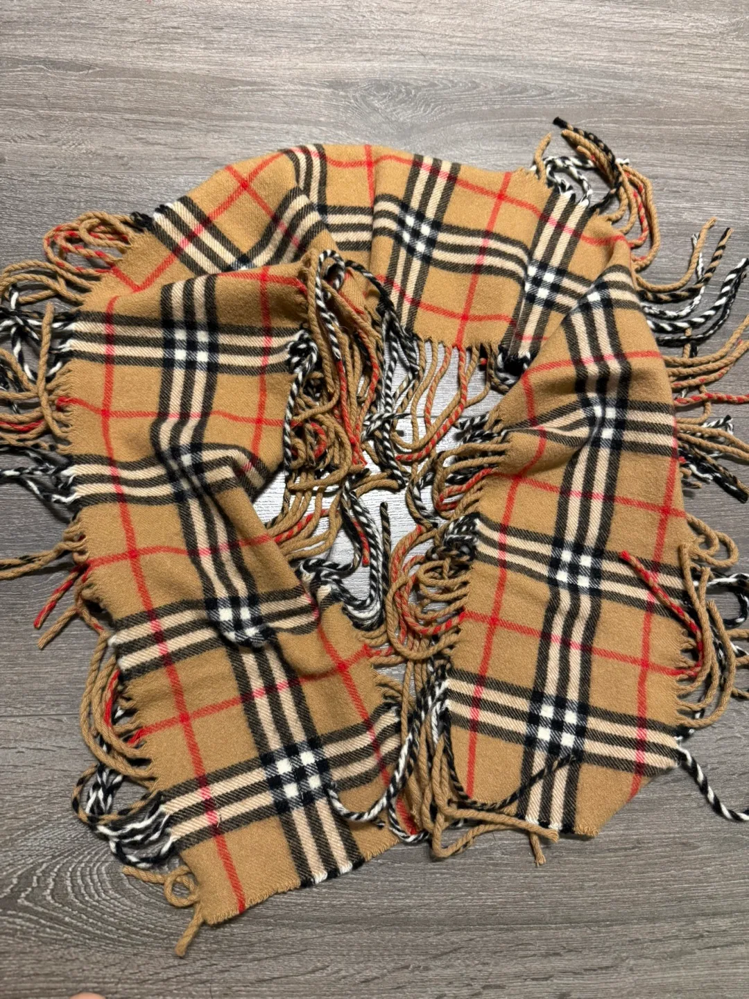 100% Authentic Burberry Cashmere scarf made in England image indicator(3)